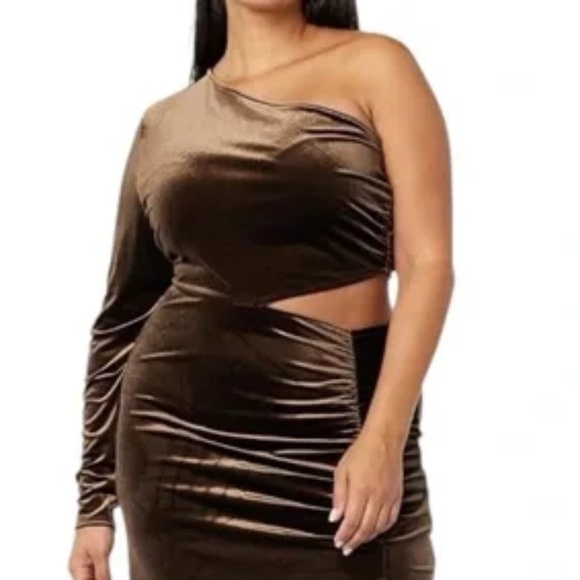 Dress 4X -Velvet Brown Bodycon Cut Out One Shoulder Midi The Drop: Lia Plus Size - Picture 4 of 5